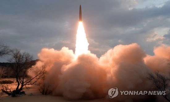 Tir de missile balistique