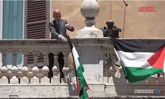le depute vert italien Stefano Apuzzo